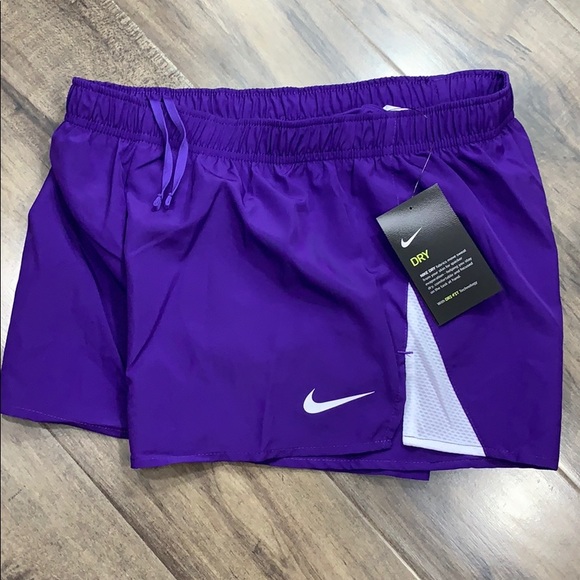 NIKE Women’s running shorts with Dri-Fit Technolog - Picture 5 of 16